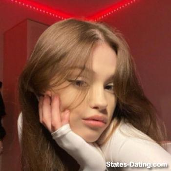 juliajaver spoofed photo banned on states-dating.com